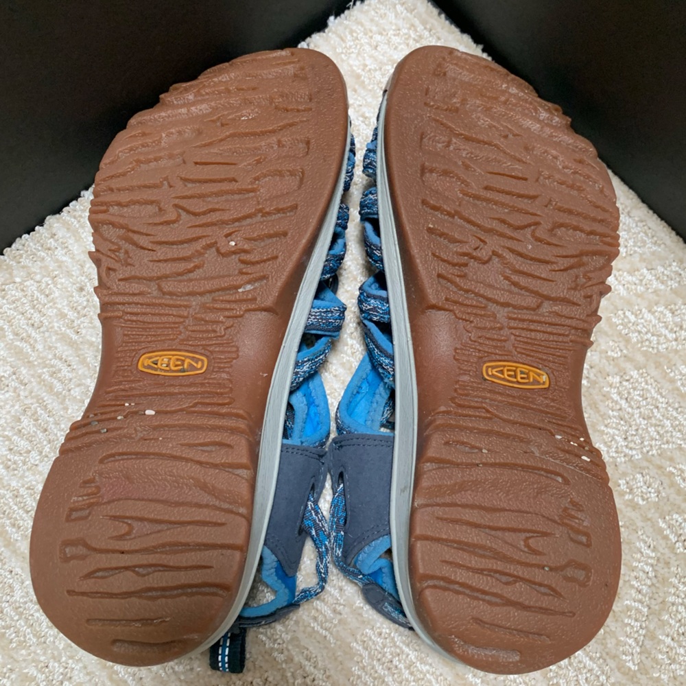 Keen Women's Navy Strappy Sandals waterproof Hiking sandals - Picture 6 of 9